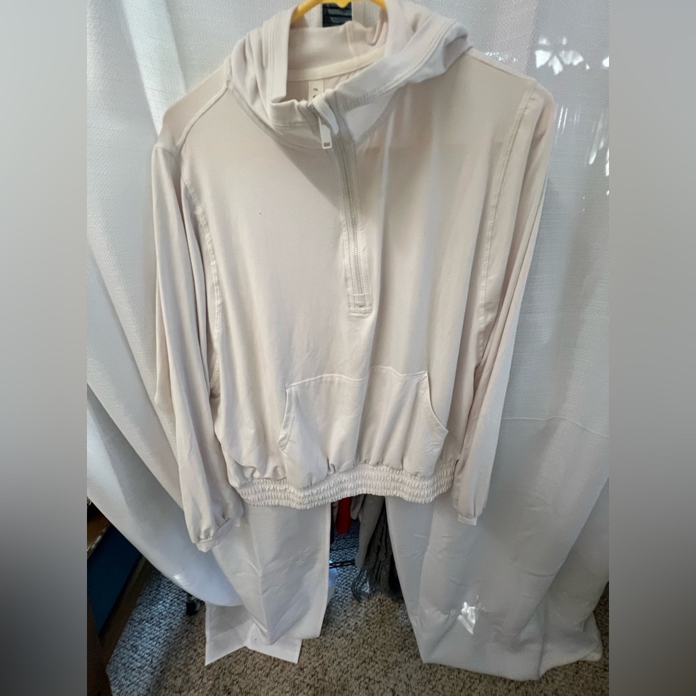 Women's White Hooded Jacket